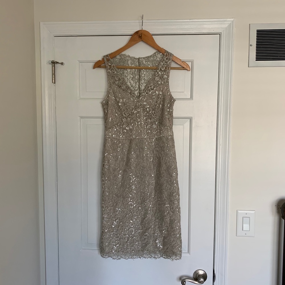 Sz 6 BCBG Silver Lace Cocktail Dress
